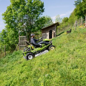 Alternative view of Desbrozadora hidrostática de ruedas Grillo AWD27 4×4