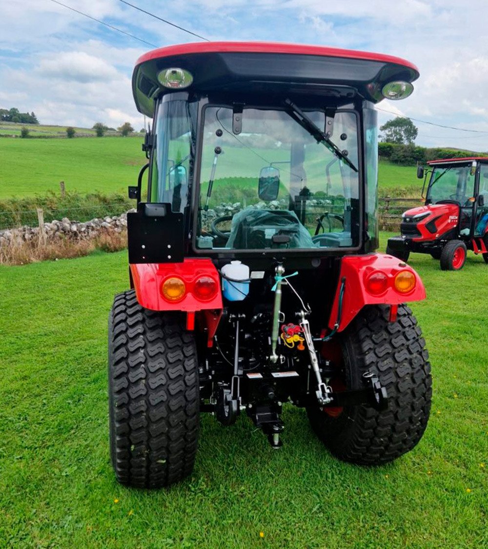 Tractor pequeño TYM 6225C — 58HP Giro 52º - Imagen 2