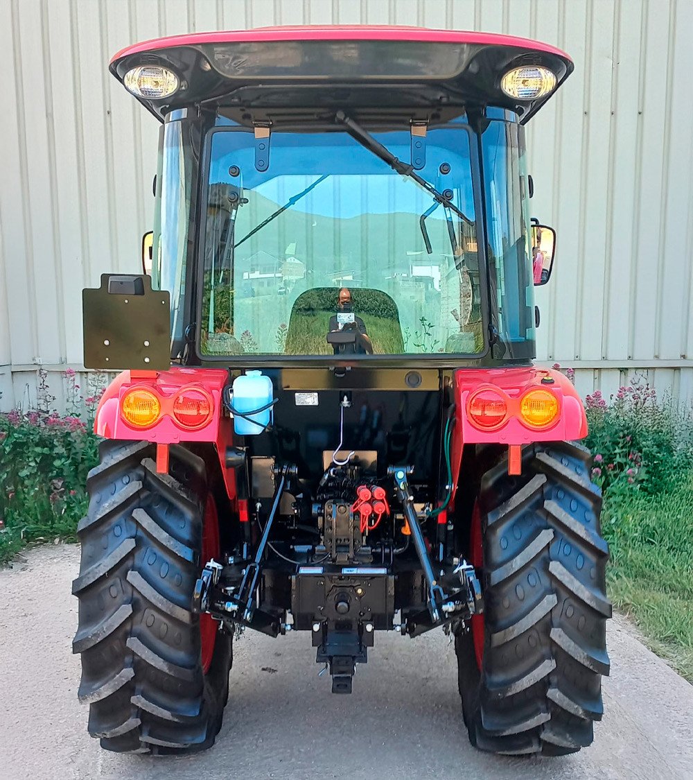 Tractor pequeño TYM 6225C — 58HP Giro 52º - Imagen 14