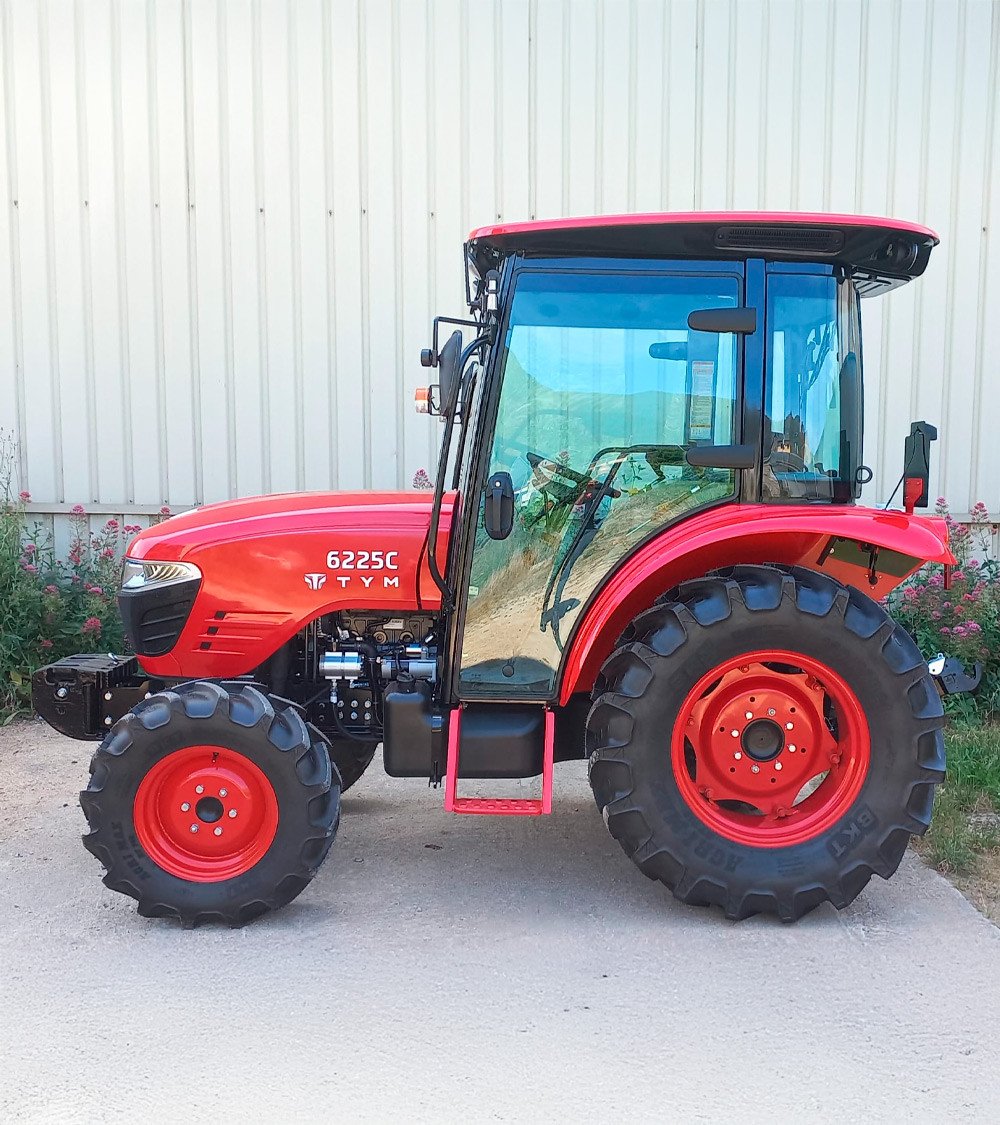 Tractor pequeño TYM 6225C — 58HP Giro 52º - Imagen 3